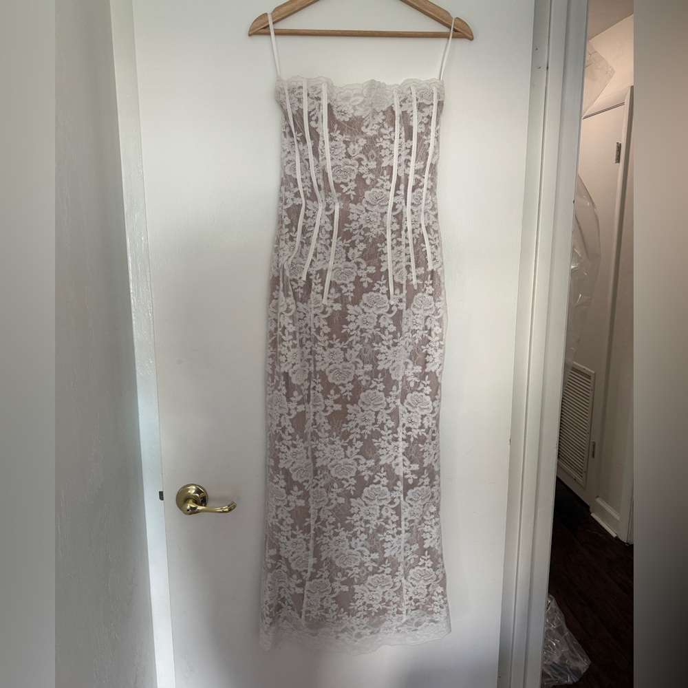 V Chapman Capulet Dress - Picture 6 of 7